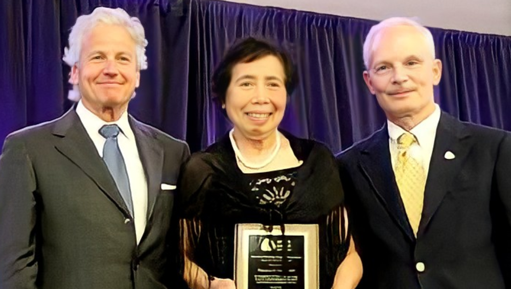 Francisca Velcek, M.D., FACS, FAAP receives the 2022 James F. Densler Award 