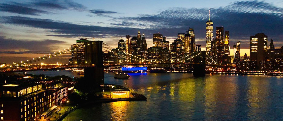 nightime photo of lower manhattan new york city