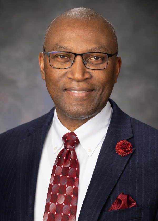 Dr. Olutoye headshot