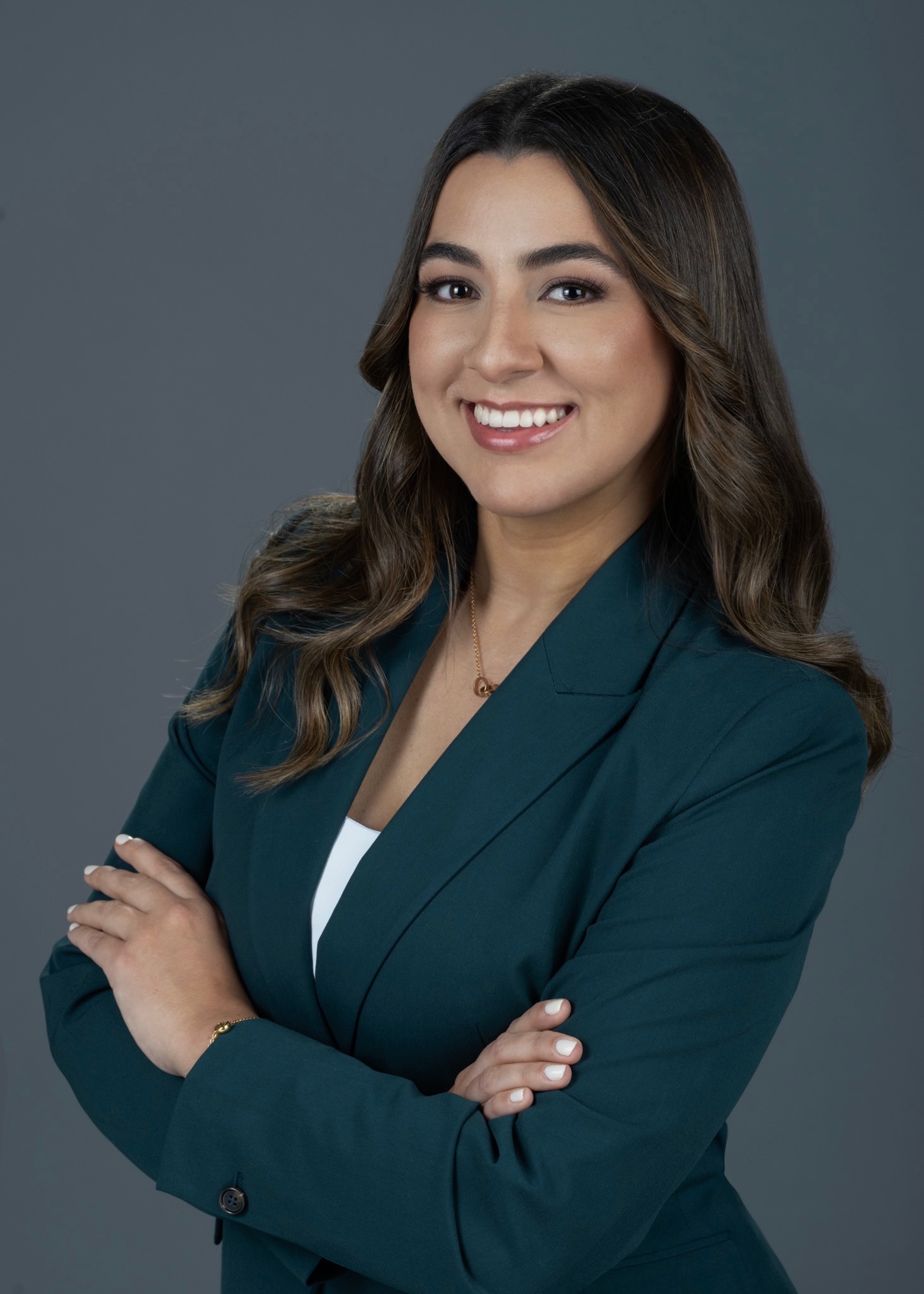 Dr. Claudia Farrulla